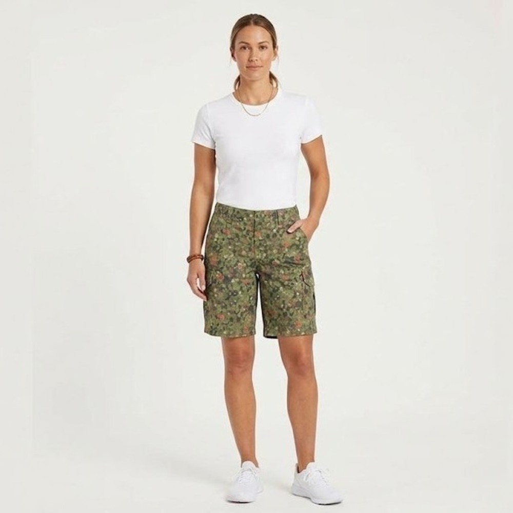 Duluth Trading Cargo Shorts Womens 8 Green Floral Camo Hiking Utility Gorpcore